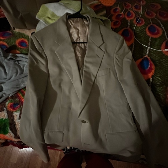 Men’s M tan Anthony Bently tux and vest pair - Picture 4 of 4